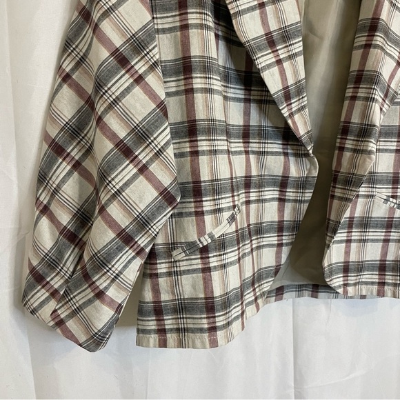 DONCASTER SPORT Women’s Tan White Red
Plaid Cropped Puff Sleeve Blazer Size 4 - Picture 5 of 15